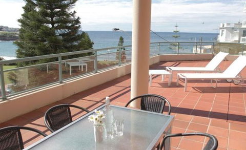 AeA The Coogee View Beachfront Serviced Apartments - Southport Accommodation 4
