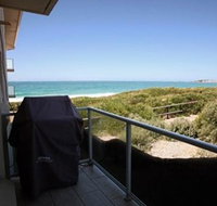 Beachfront Narrabeen - Southport Accommodation