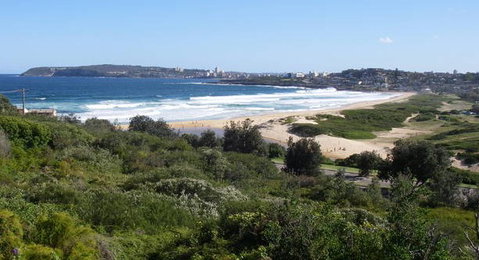 A Beach House Near Manly - Southport Accommodation 4