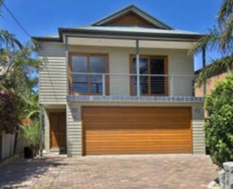 A Beach House Near Manly Two - Southport Accommodation 0