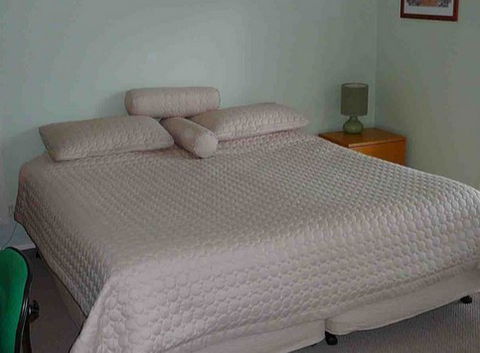 A Beach House Near Manly Two - Southport Accommodation 3