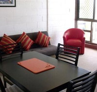 Como Holiday Apartments and Tropical Nites Motel