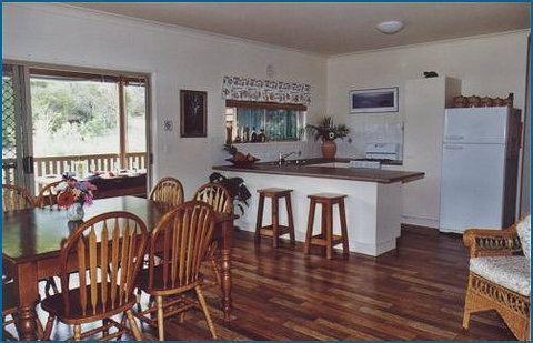 Fraser Island Hideaway - Accommodation Southport 2