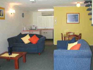 Bayshores Holiday Apartments - Southport Accommodation 3