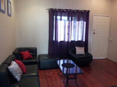 Auckland Street Queenslander - Southport Accommodation 1