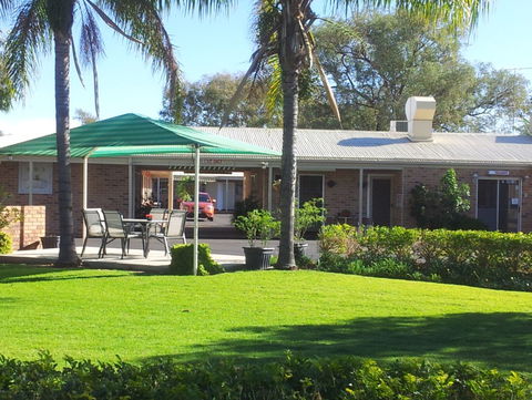 Waltzing Matilda Motor Inn - Southport Accommodation 1