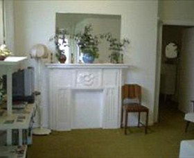 Champis & Cheese Cottage - Southport Accommodation 0