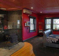 Oakdene Vineyards Guesthouse - Southport Accommodation