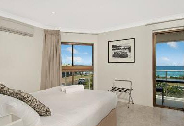 Bayview Beachfront Apartments - Accommodation Southport 1