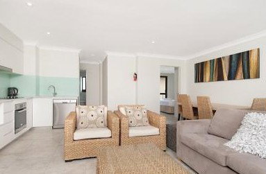 Bayview Beachfront Apartments - Accommodation Southport 4