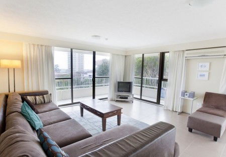 Capricornia Apartments - Accommodation Southport 1