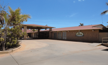 The Lodge Motel - Accommodation Southport 1