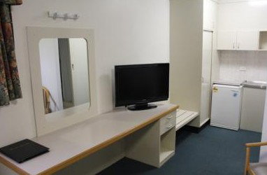 AZA Motel - Accommodation Southport 3