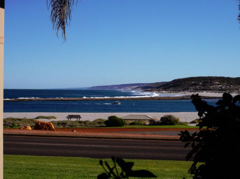 Pelican Shore Villas - Accommodation Southport 3