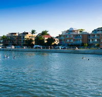 Pelicans Nestle Inn - Southport Accommodation