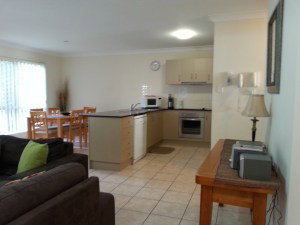 Pacific Sun Gold Coast Holiday Townhouse - Accommodation Southport 3