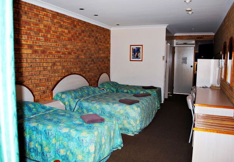 Albert Park Motor Inn - Southport Accommodation 0