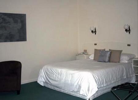 International Motor Inn - Southport Accommodation 1