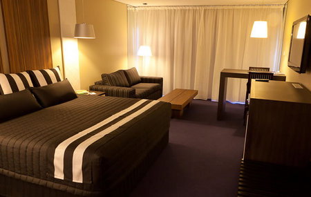 Taylors Lakes Hotel Motel - Southport Accommodation 1