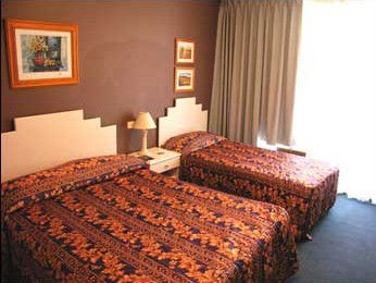 Addisons On Anzac - Southport Accommodation 4