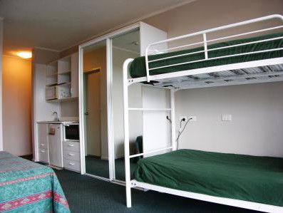 Addisons On Anzac - Southport Accommodation 5