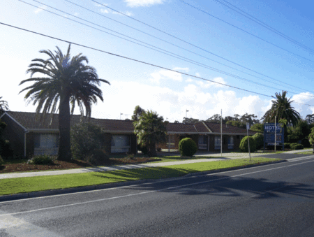 Golden Palms Motel - Accommodation Southport 1
