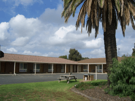 Golden Palms Motel - Accommodation Southport 2