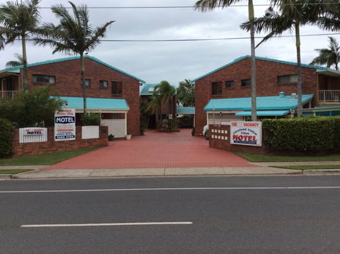 Cleveland Visitor Villas Motel & Shailer Park Garden Villas - Accommodation Southport 2