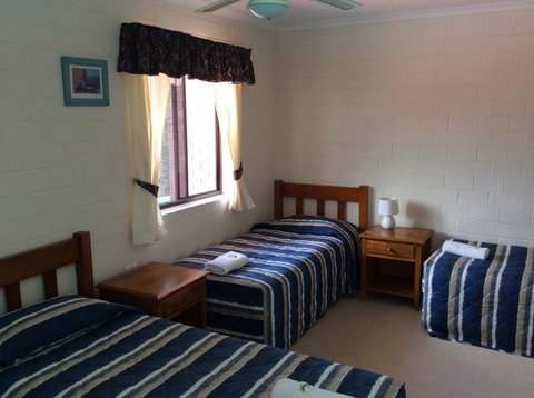 Cleveland Visitor Villas Motel & Shailer Park Garden Villas - Accommodation Southport 3