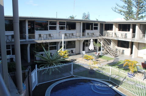 A' Montego Mermaid Beach Motel - Southport Accommodation 3