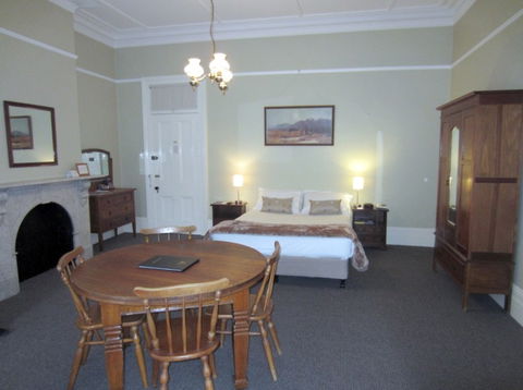 Moore Park Inn - Accommodation Southport 1