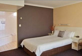 Country Comfort Tamworth Towers - Accommodation Southport 3