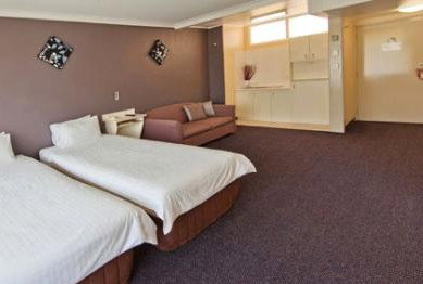 Country Comfort Tamworth Towers - Accommodation Southport 4