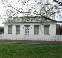 Batt's Cottage - Southport Accommodation