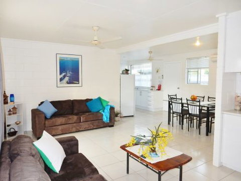 Lucinda Holiday Rentals  - Southport Accommodation 0