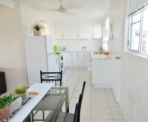 Lucinda Holiday Rentals  - Southport Accommodation 1