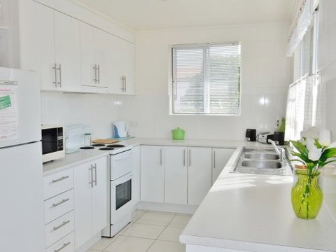 Lucinda Holiday Rentals  - Southport Accommodation 7