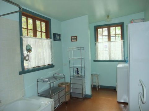 VARUNA - Southport Accommodation 8