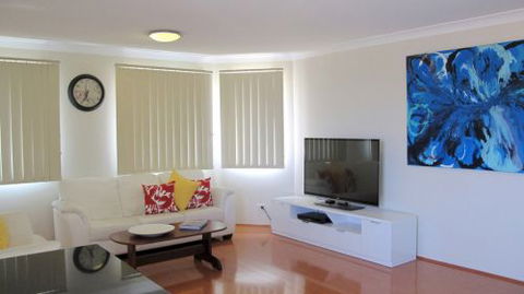 Short-Term Apartment Rentals - Southport Accommodation 1