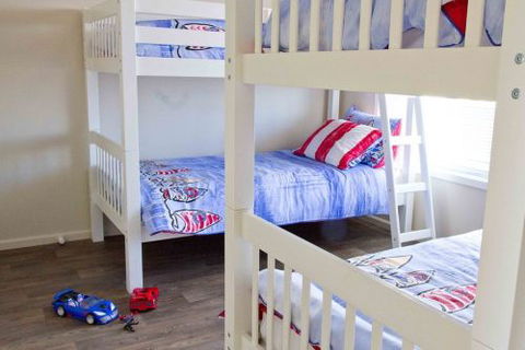 Coral Sands Luxury Beach House - Accommodation Southport 5