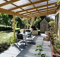 Grandma Housemove - Accommodation Southport