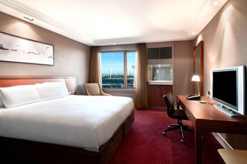 Pullman Melbourne On The Park - Accommodation Southport 3