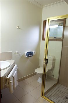 Bell Motel - Accommodation Southport 0