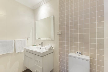 Checkers Resort & Conference Centre - Southport Accommodation 5