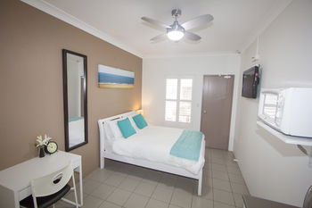 Sinclairs Bondi - Southport Accommodation 11