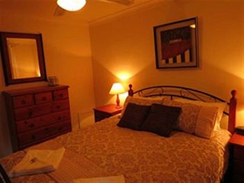 Barrington Wilderness Cedar Lodge Accommodation - Southport Accommodation 1