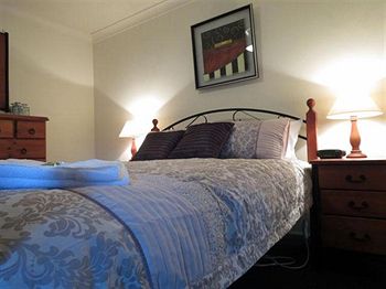 Barrington Wilderness Cedar Lodge Accommodation - Southport Accommodation 4