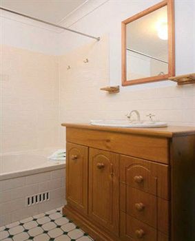 Barrington Wilderness Cedar Lodge Accommodation - Southport Accommodation 9