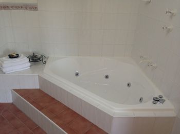Valley Of The Waters B&B - Southport Accommodation 8