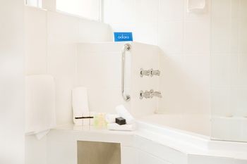 Adara East Melbourne - Accommodation Southport 2